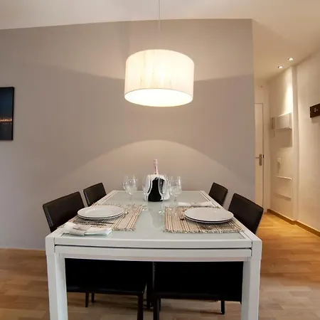 Serennia Apartamentos Ramblas - Placa Catalunya Barcelona Room photo