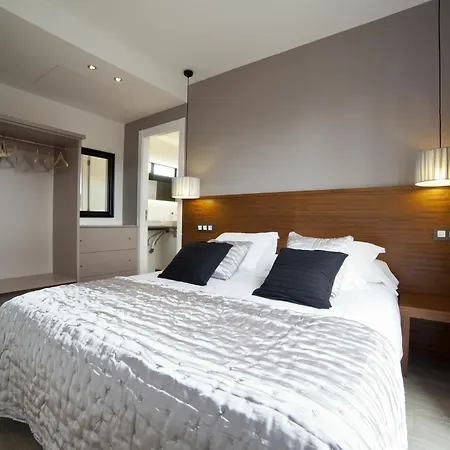 Serennia Apartamentos Ramblas - Placa Catalunya Barcelona Exterior photo