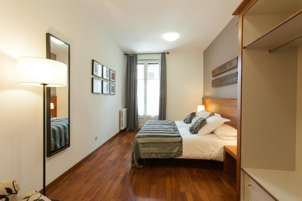 Serennia Ramblas - Plaça Catalunya Barcelona